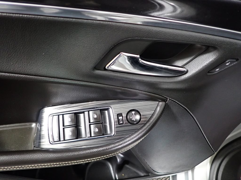 Used 2016 Chevrolet Impala LT FWD image 16