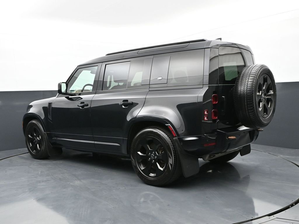 Used 2023 Land Rover Defender 110 X-Dynamic SE image 4