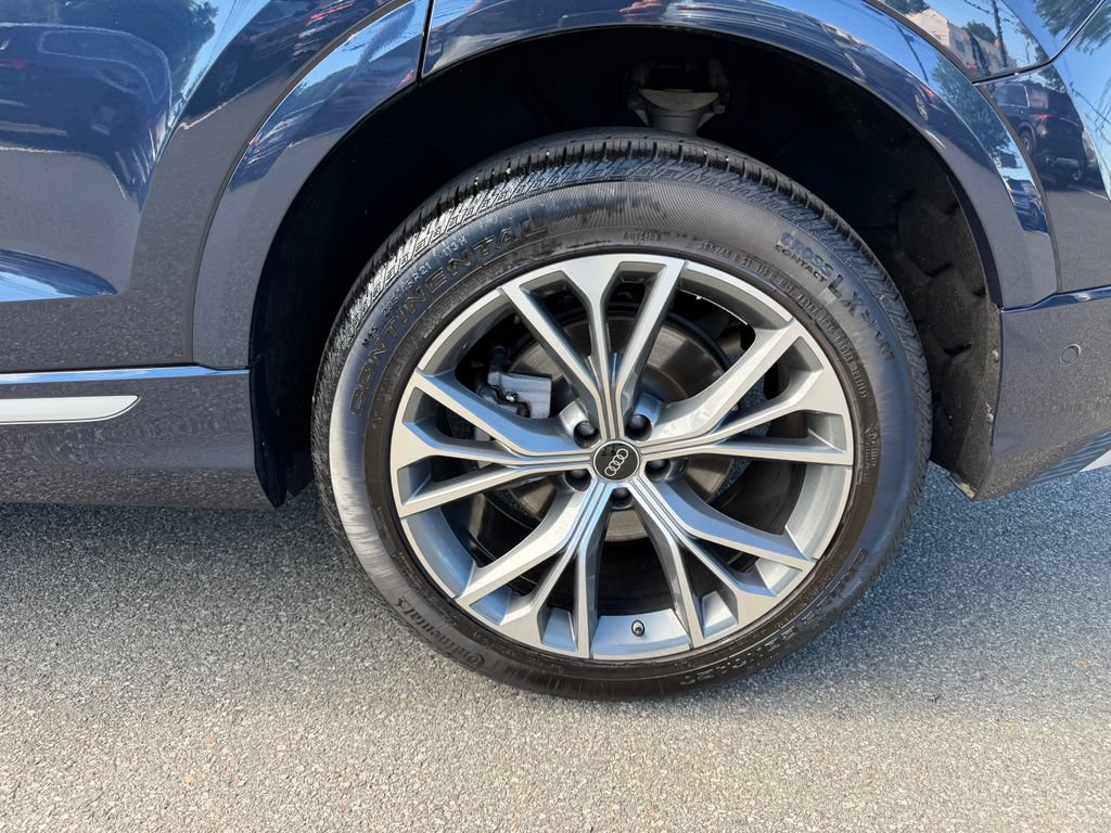 Used 2024 Audi Q8 Premium AWD/4WD image 10