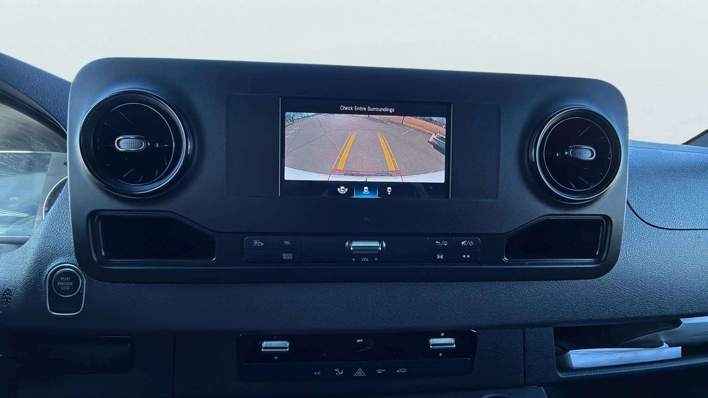 Used 2021 Freightliner Sprinter 2500 image 11