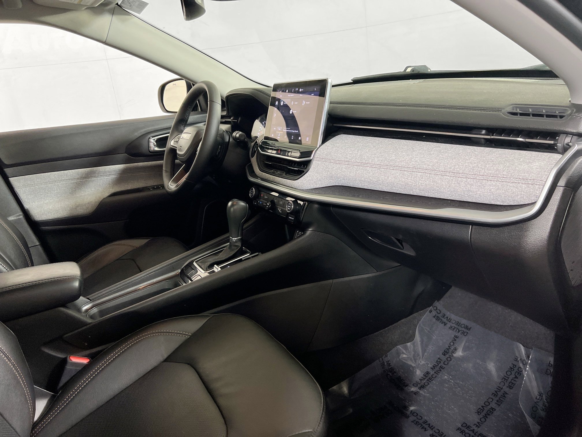 Used 2022 Jeep Compass Latitude image 27