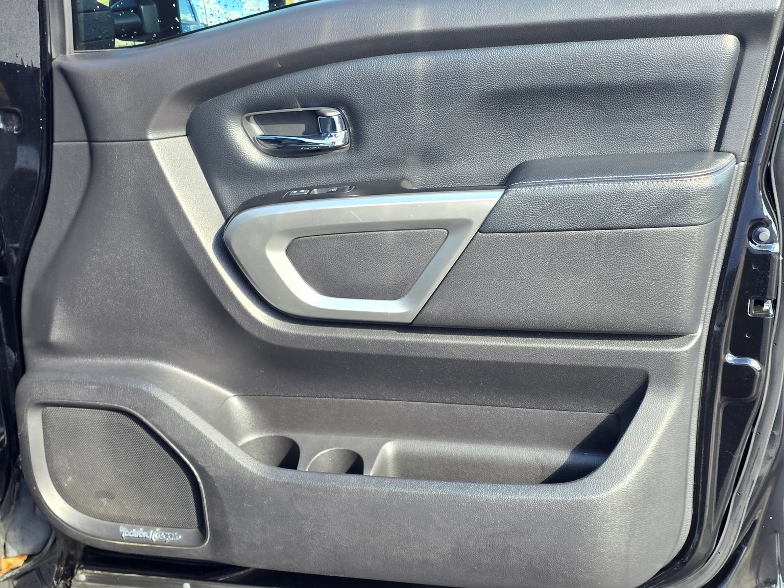 Used 2017 Nissan Titan SL AWD/4WD image 36