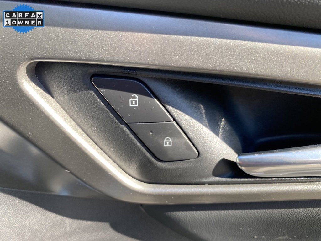 Used 2025 Chevrolet Traverse LT image 16