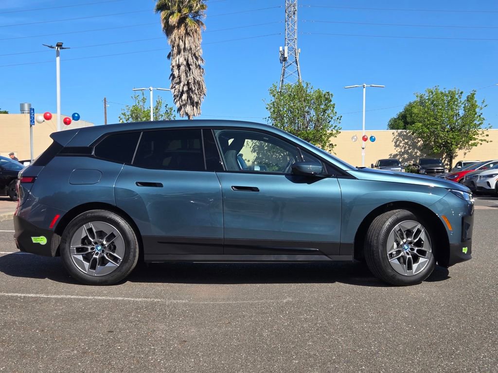 Used 2023 BMW iX xDrive50 image 4