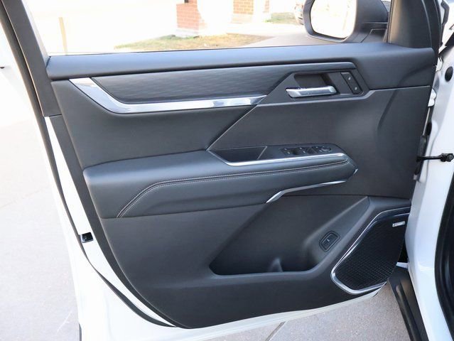 Used 2025 GMC Acadia Elevation image 24