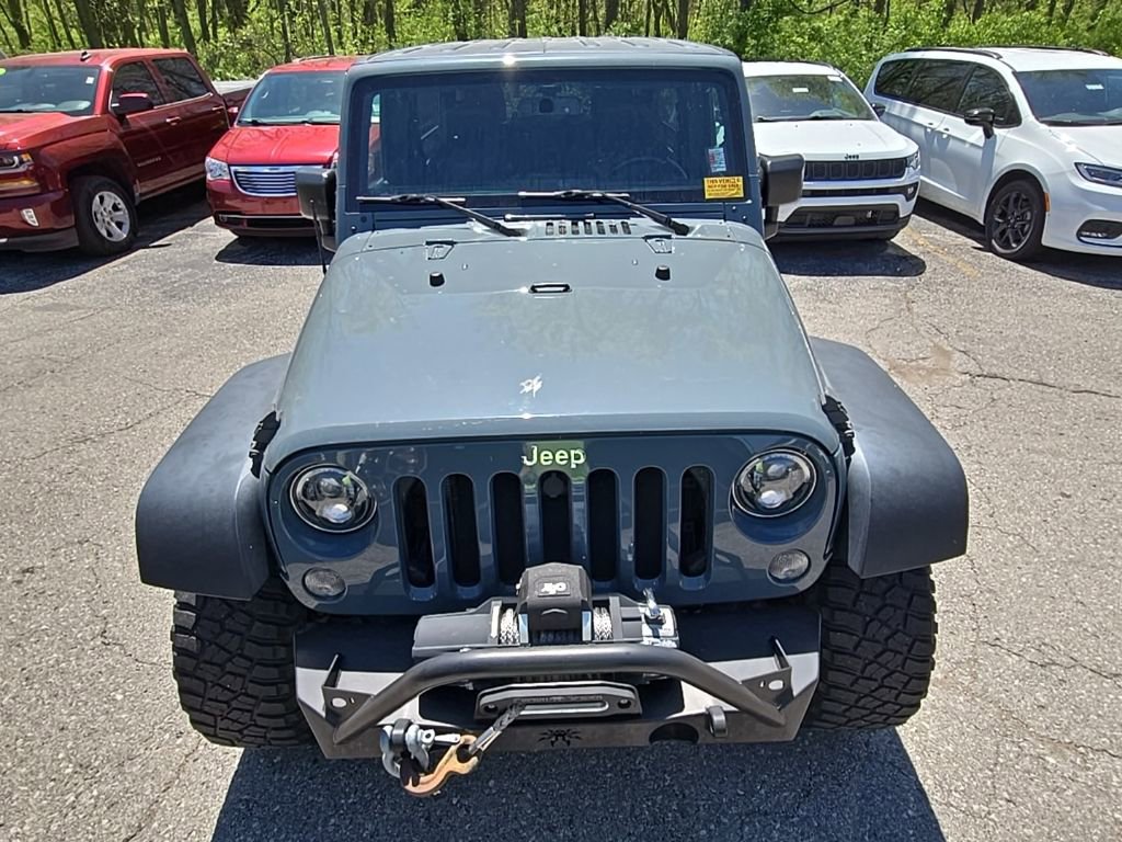 Used 2015 Jeep Wrangler Unlimited Rubicon w/ Connectivity Group image 13