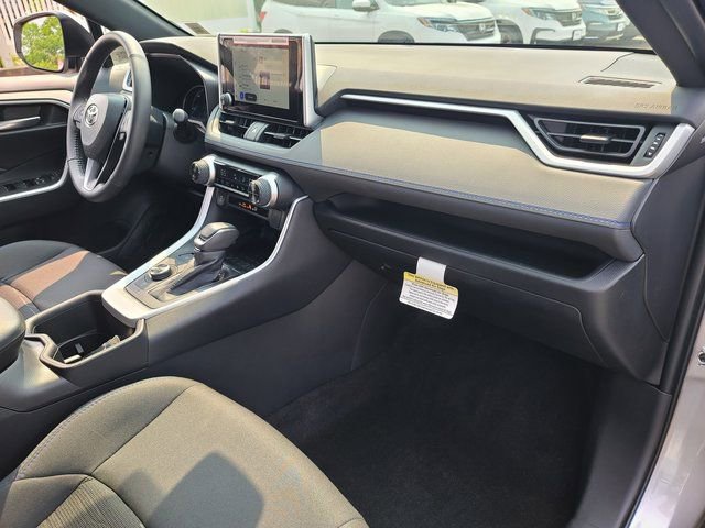 Used 2023 Toyota RAV4 SE image 19