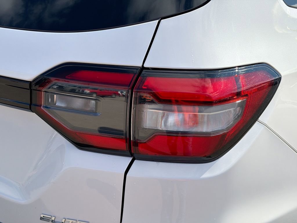 Used 2023 Honda Pilot Elite image 12