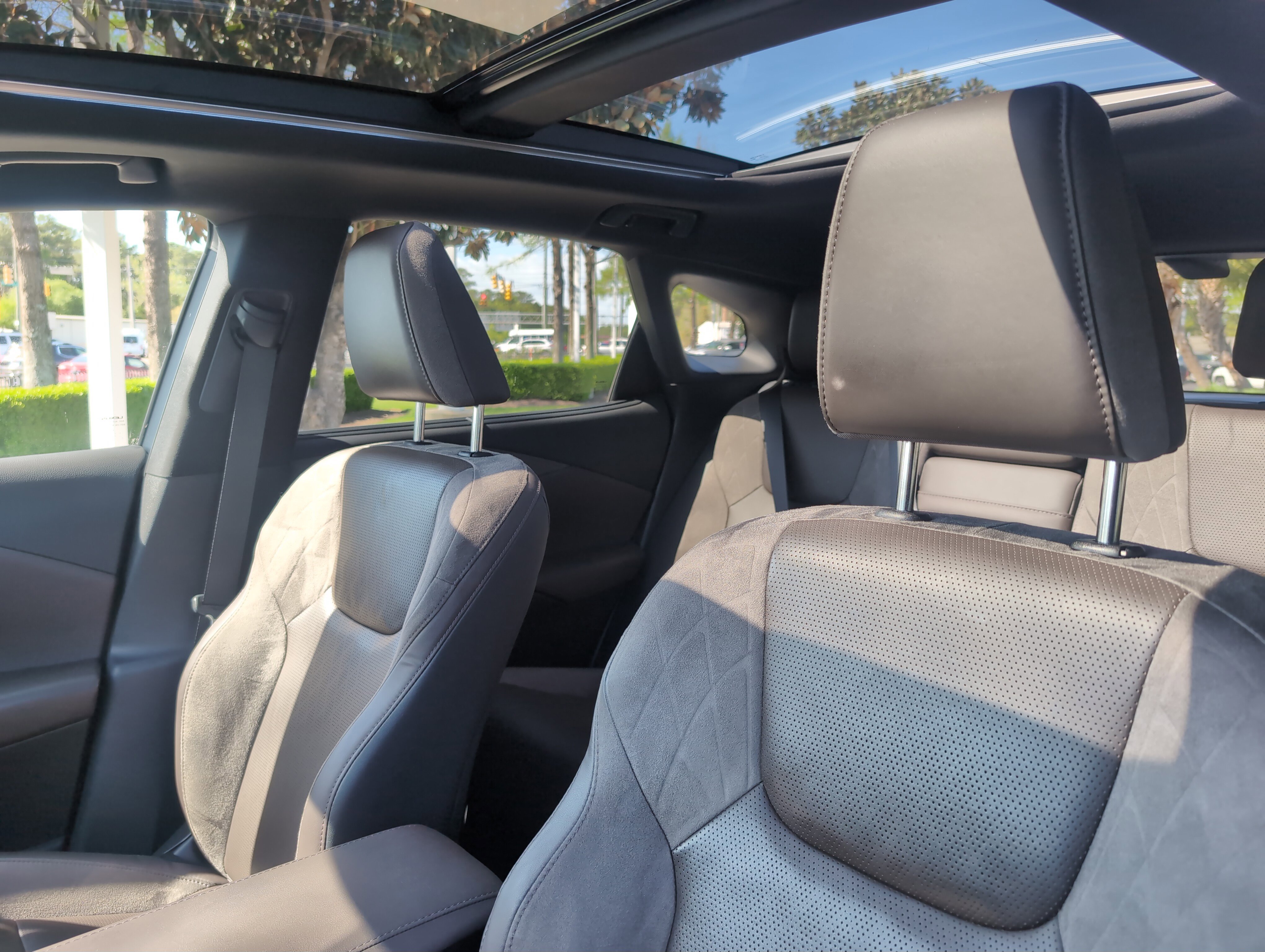 Used 2023 Lexus RX 350 FWD w/ Cold Area Package image 41