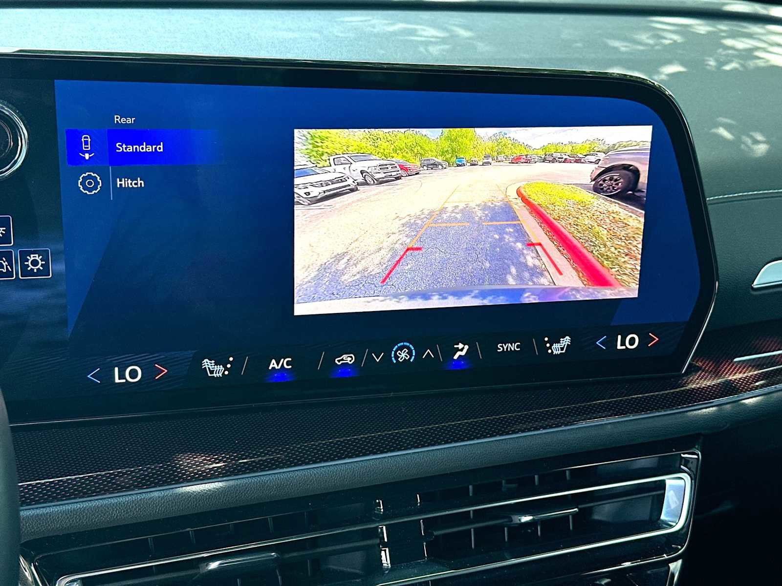 Used 2025 Chevrolet Traverse Z71 image 20