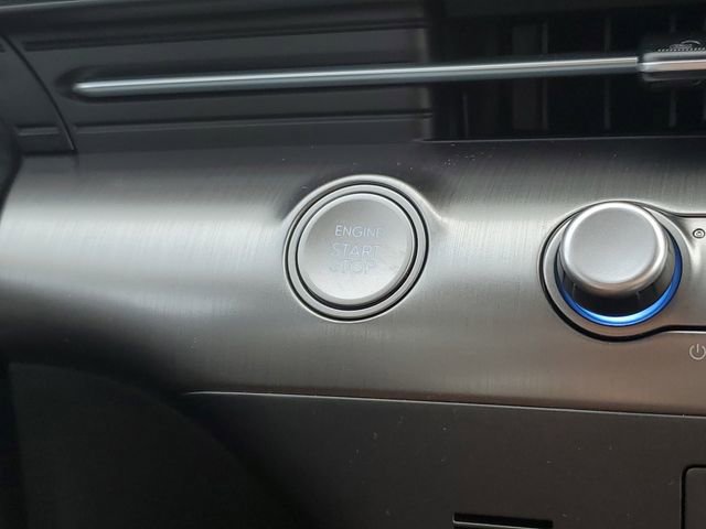 Used 2025 Hyundai Kona SEL image 32