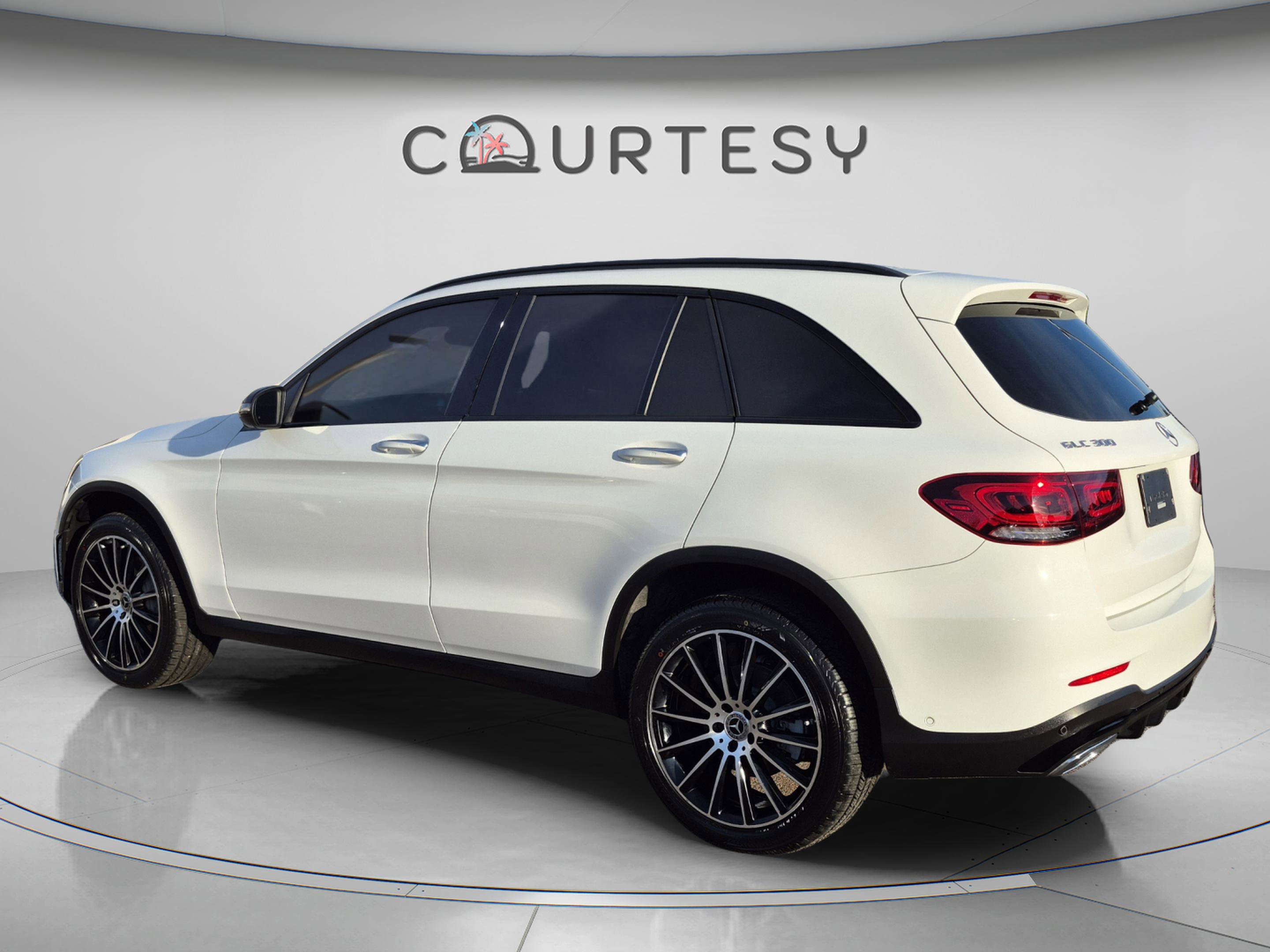 Used 2022 Mercedes-Benz GLC 300 image 5