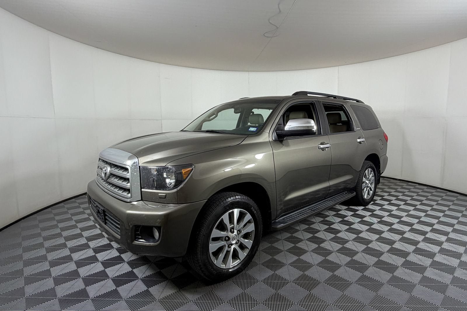 Used 2017 Toyota Sequoia Limited w/ Safety & Convenience Package RWD image 2