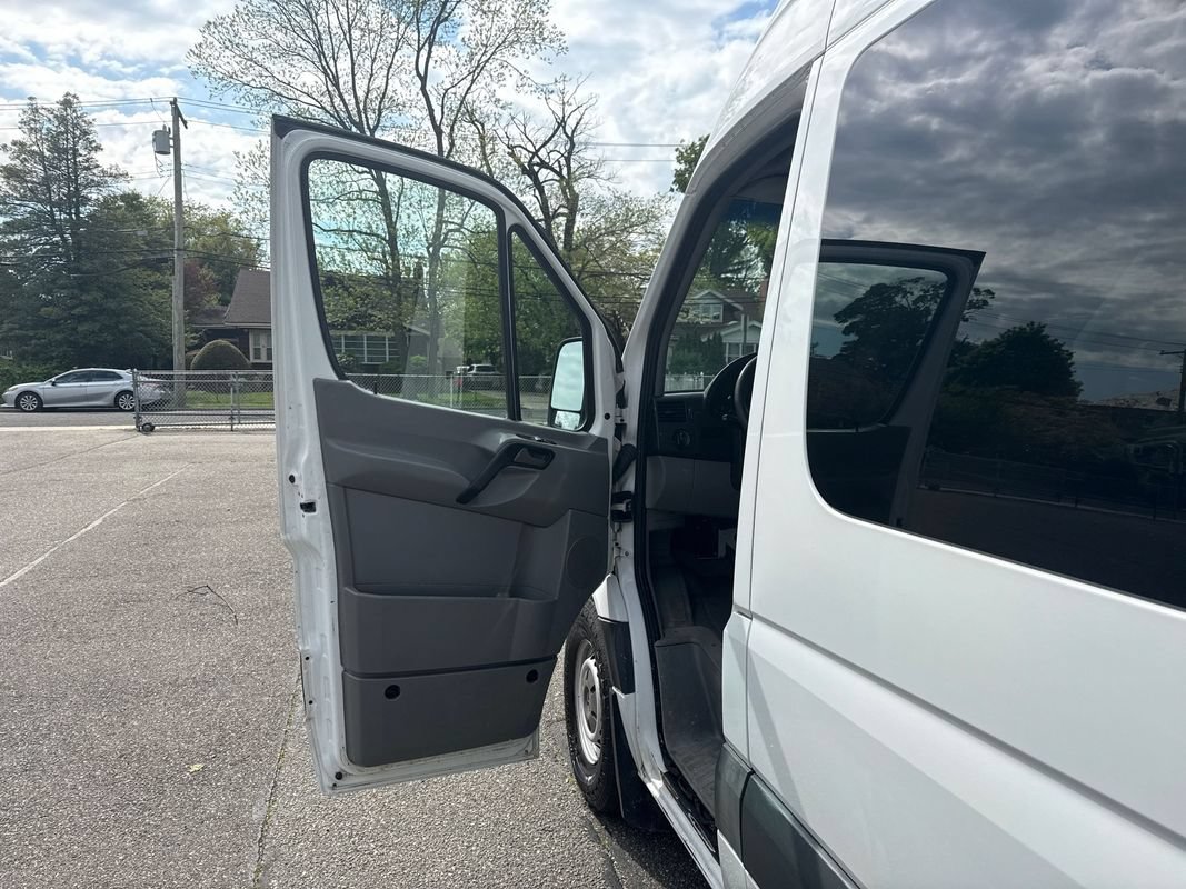 Used 2018 Mercedes-Benz Sprinter 2500 image 12