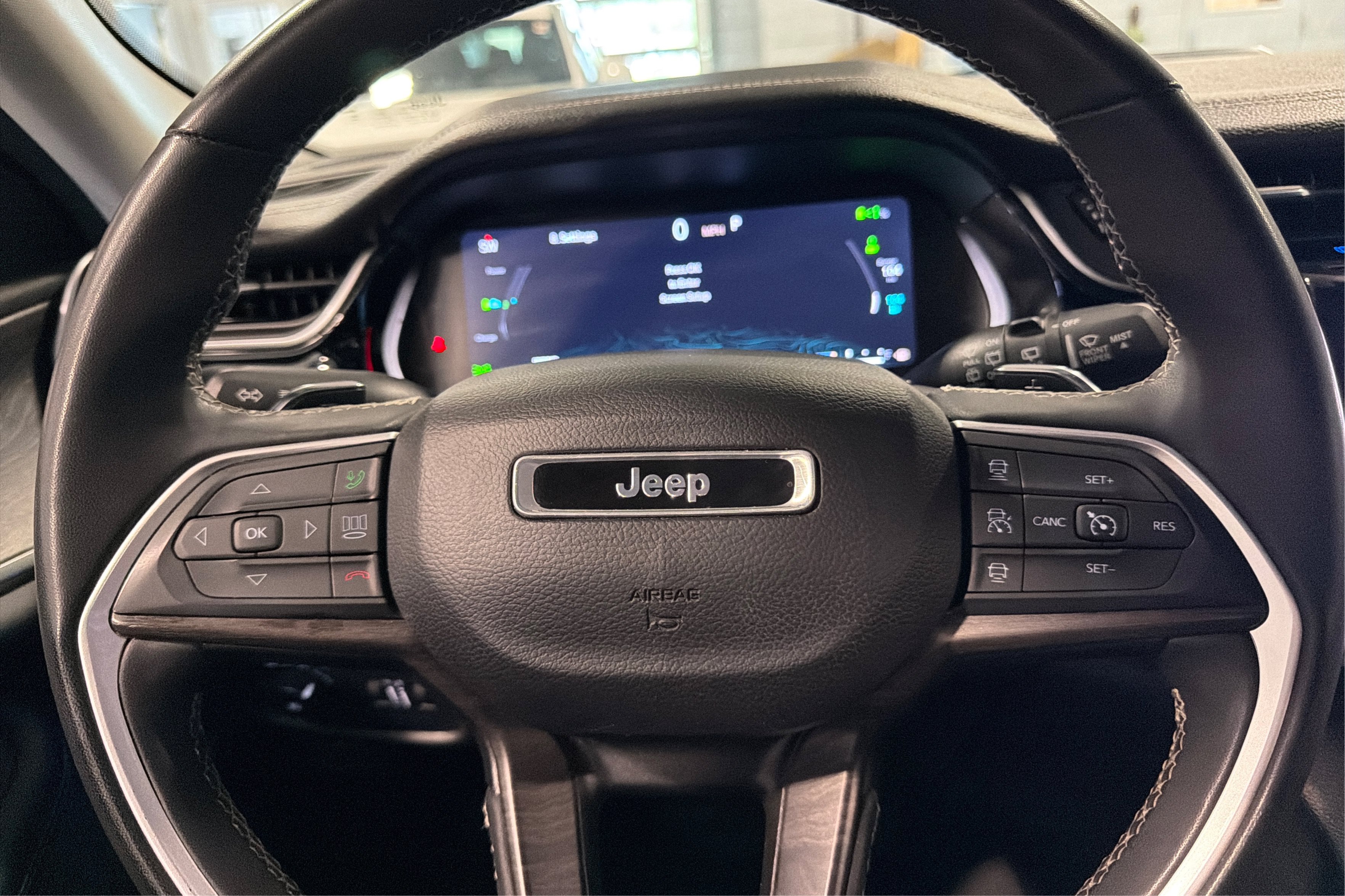 Used 2024 Jeep Grand Cherokee Limited 4xe AWD/4WD image 25