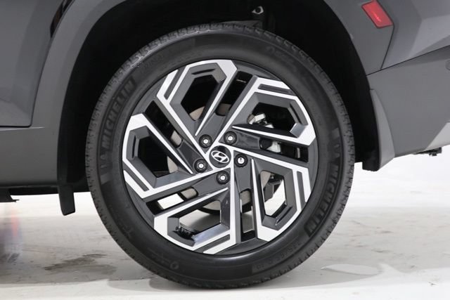 Certified 2025 Hyundai Tucson Limited AWD/4WD image 9