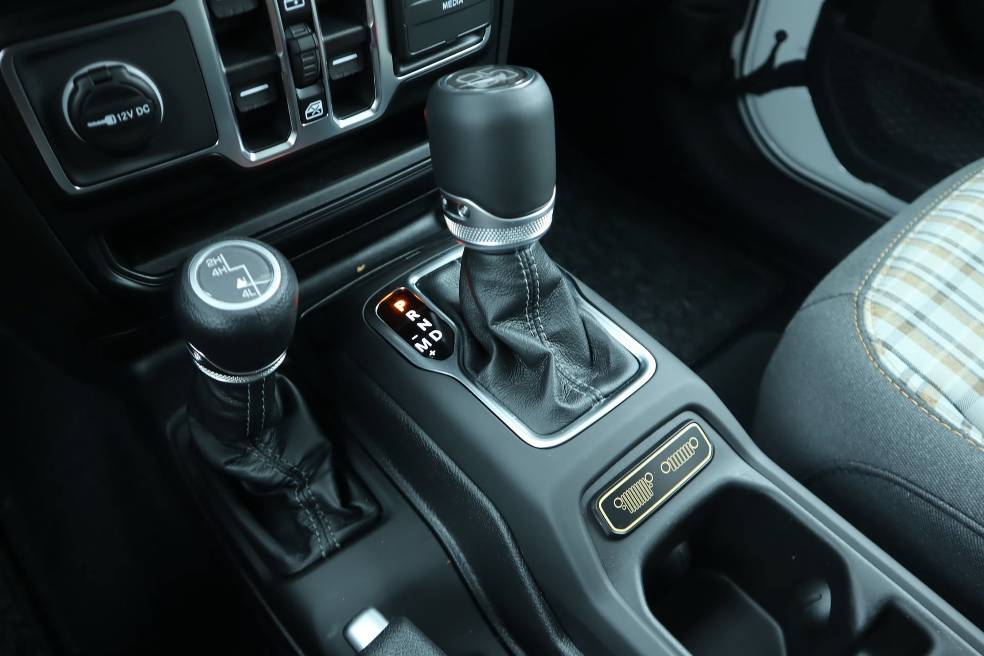 New 2026 Jeep Gladiator Sport AWD/4WD image 9