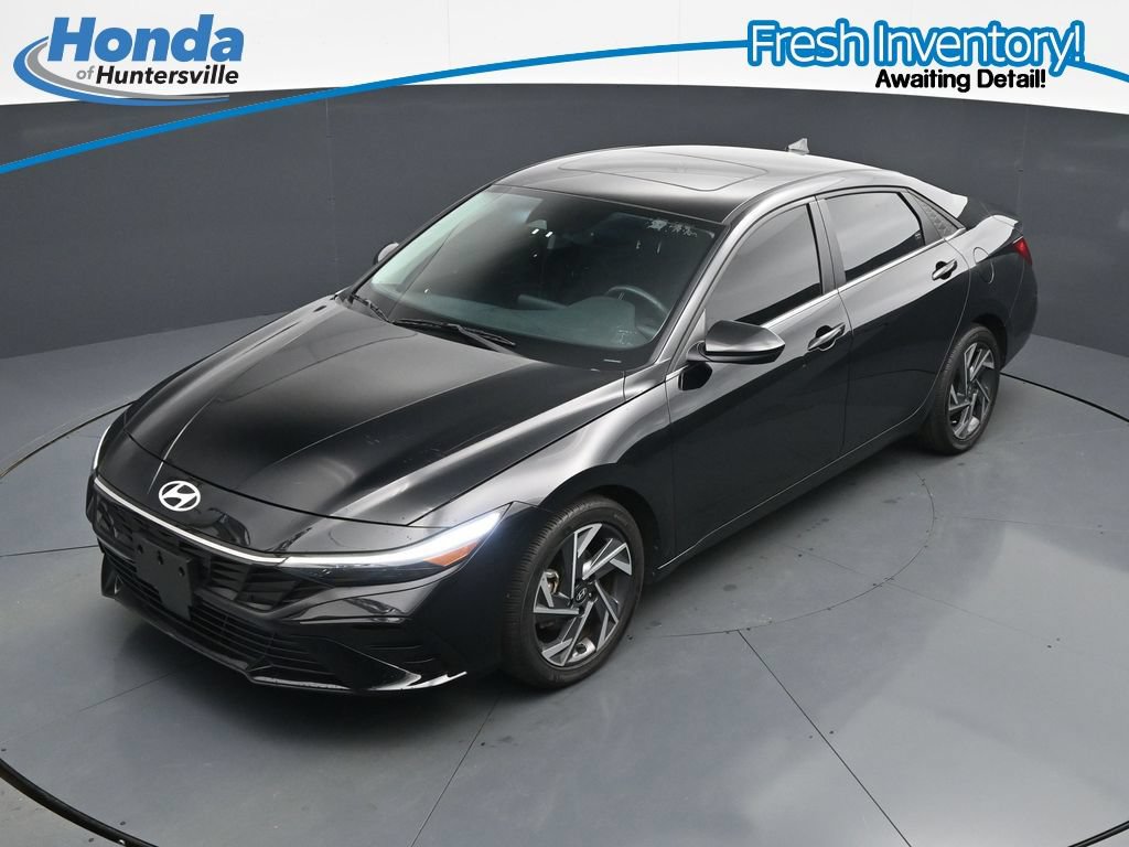 Used 2024 Hyundai Elantra SEL w/ Convenience Package FWD image 16