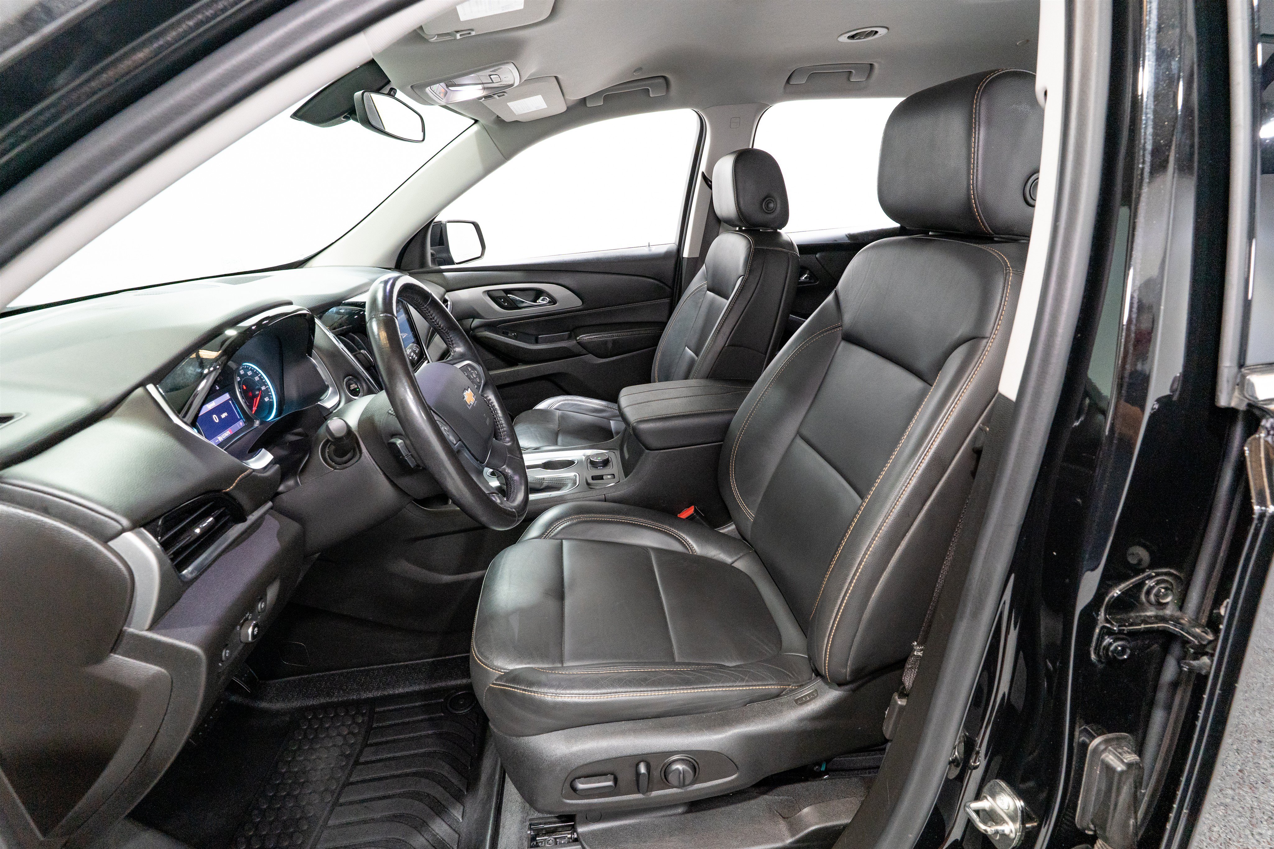 Used 2021 Chevrolet Traverse LT AWD/4WD image 14