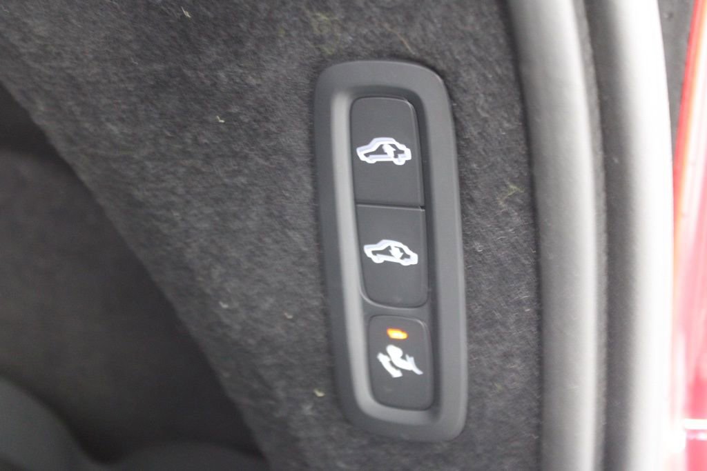 Used 2024 Volvo XC90 B6 Ultimate w/ Lounge Package image 45