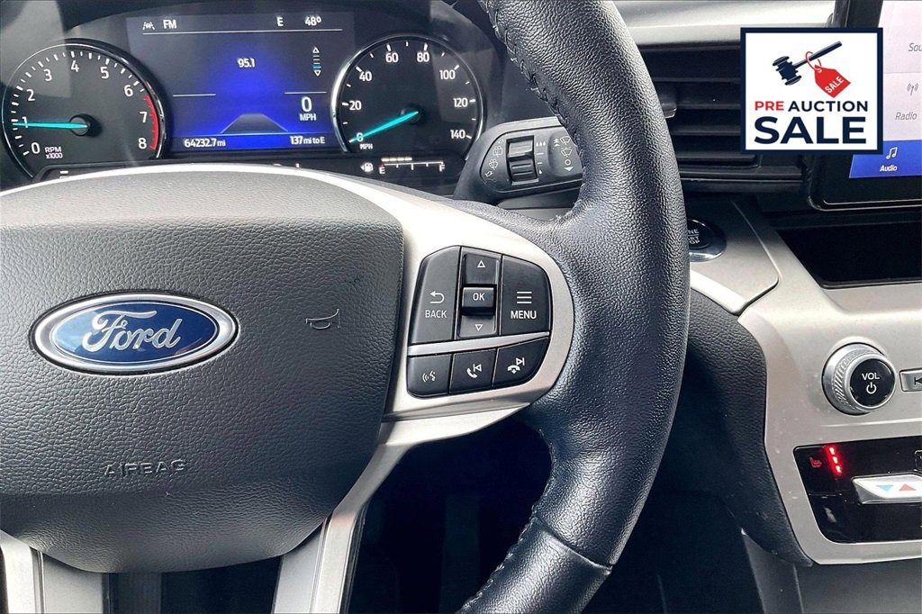 Used 2022 Ford Explorer XLT image 19
