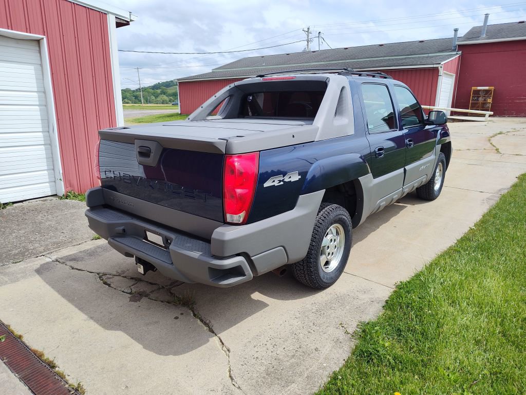 Used 2002 Chevrolet Avalanche 4x4 w/ Convenience Pkg image 3