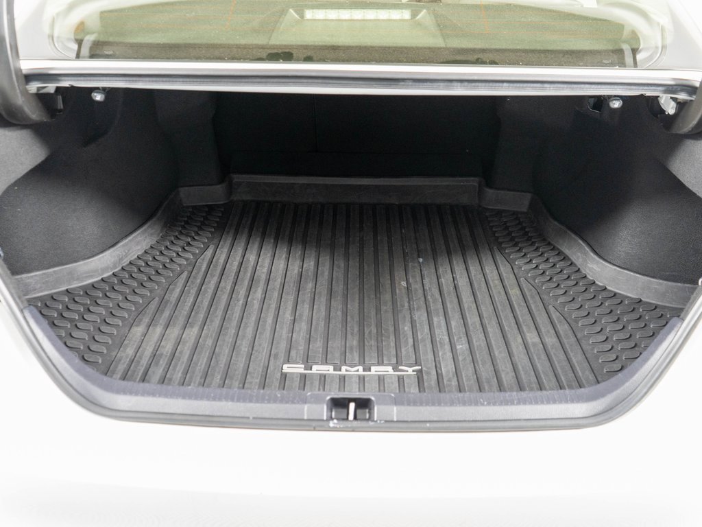 Used 2018 Toyota Camry LE w/ Moonroof Package image 28