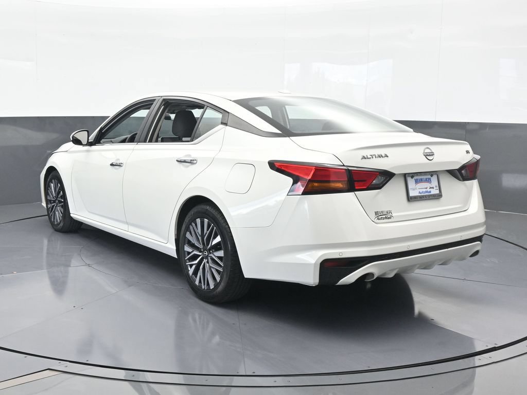 Used 2023 Nissan Altima 2.5 SV FWD image 4