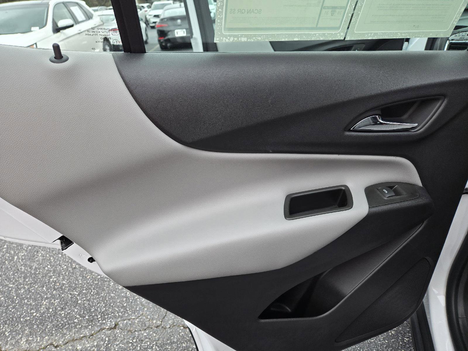 Used 2024 Chevrolet Equinox LS image 17