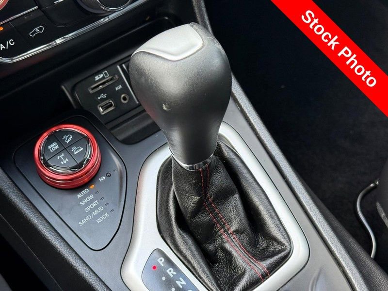 Used 2017 Jeep Cherokee Trailhawk image 26