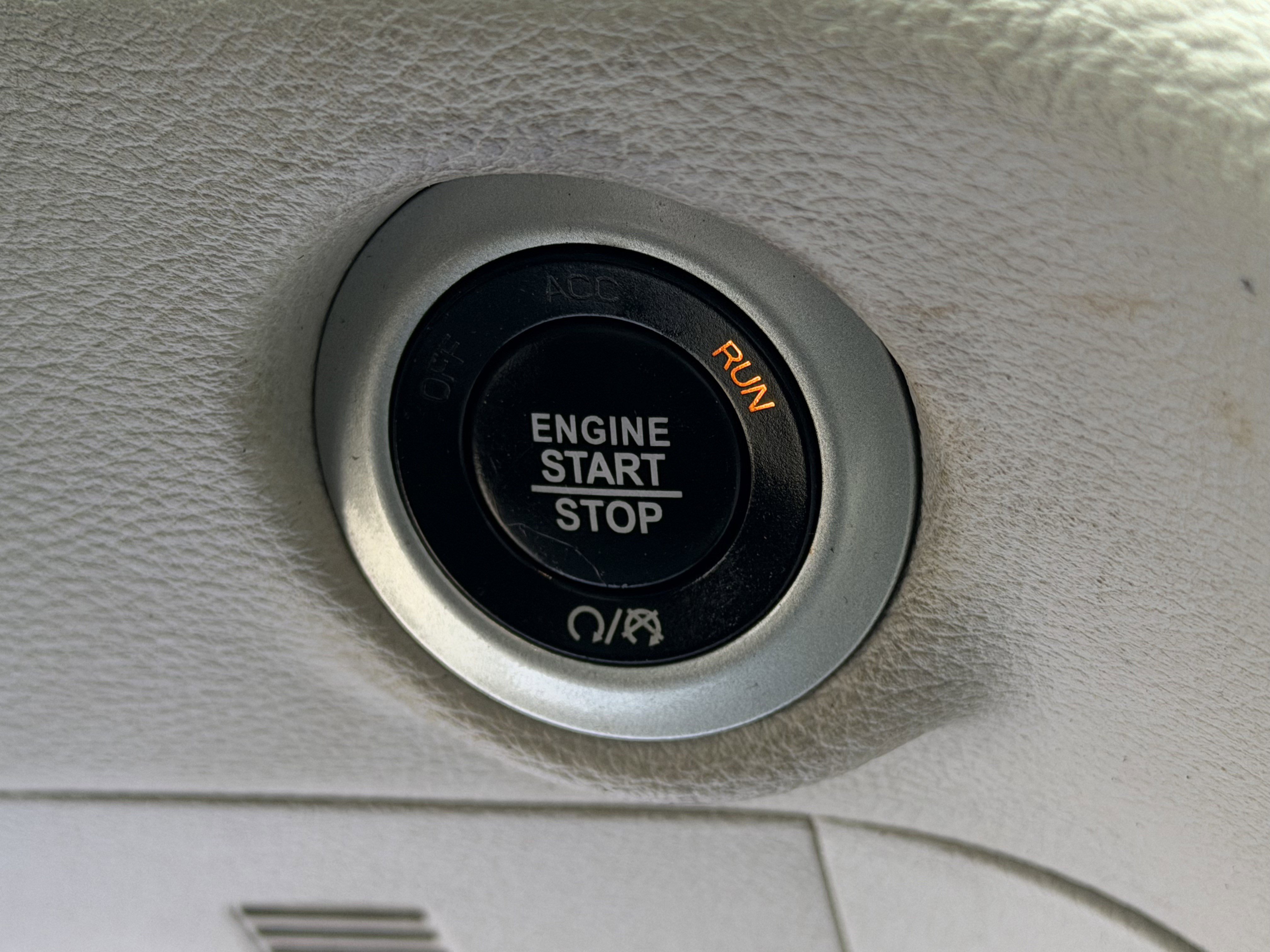 Used 2024 Chrysler Pacifica Limited FWD image 22