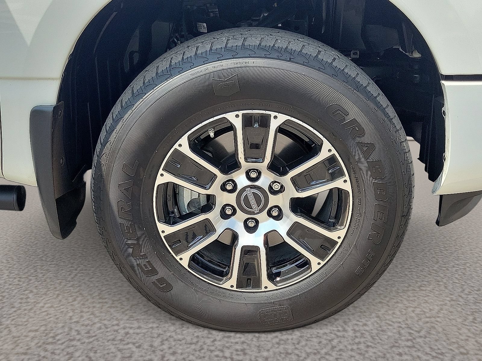 Used 2024 Nissan Titan SV w/ SV Convenience Package AWD/4WD image 7