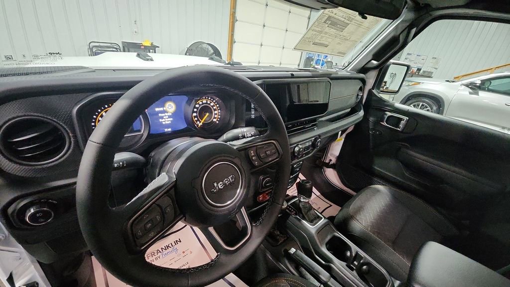 New 2026 Jeep Gladiator Mojave w/ Steel Bumper Group image 10