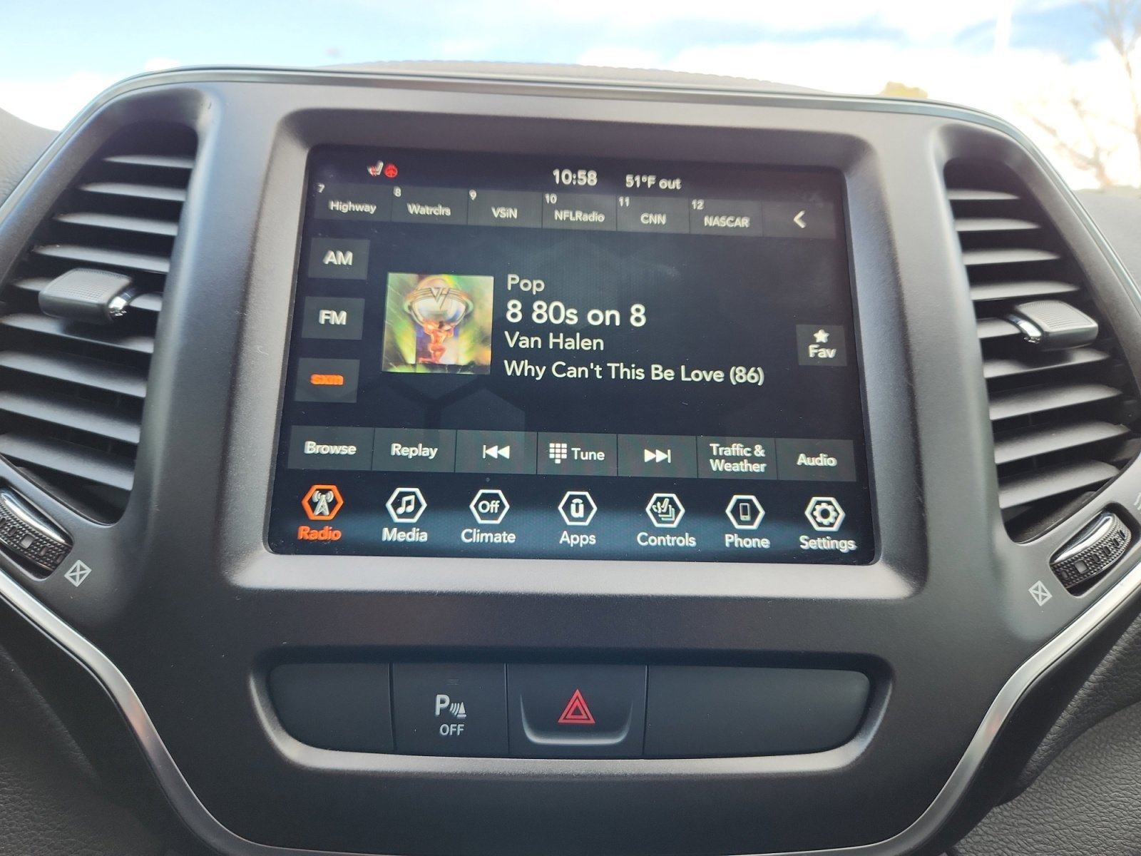 Used 2020 Jeep Cherokee Trailhawk w/ Cold Weather Group image 28