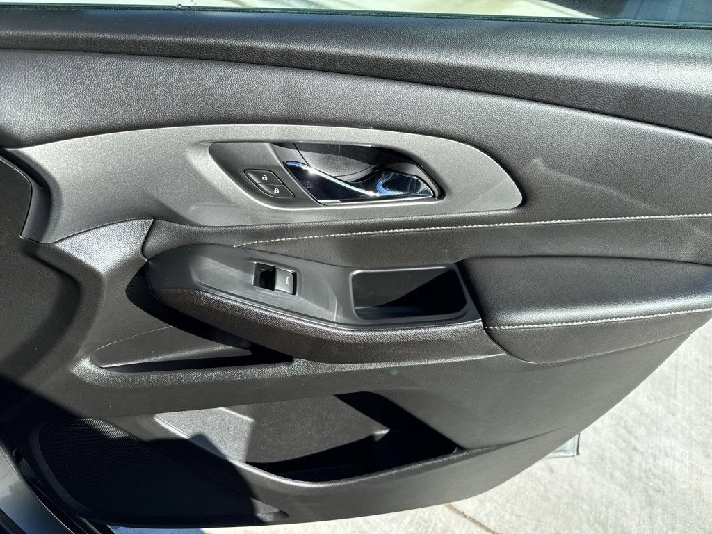 Used 2023 Chevrolet Traverse LT w/ LPO, Floor Liner Package image 20