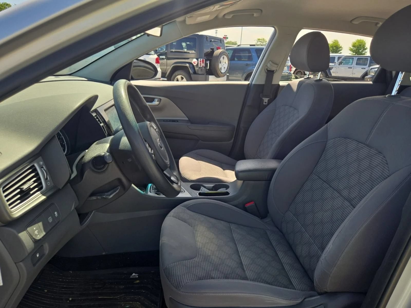 Used 2019 Kia Niro LX FWD image 6