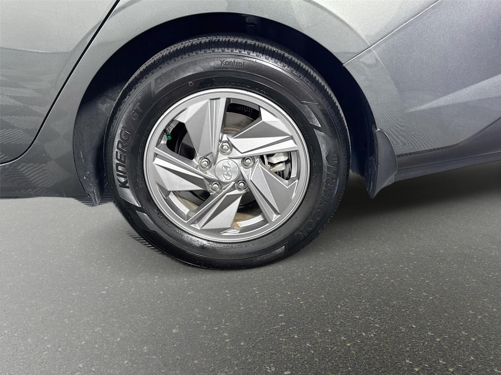 Certified 2025 Hyundai Elantra SE FWD image 28