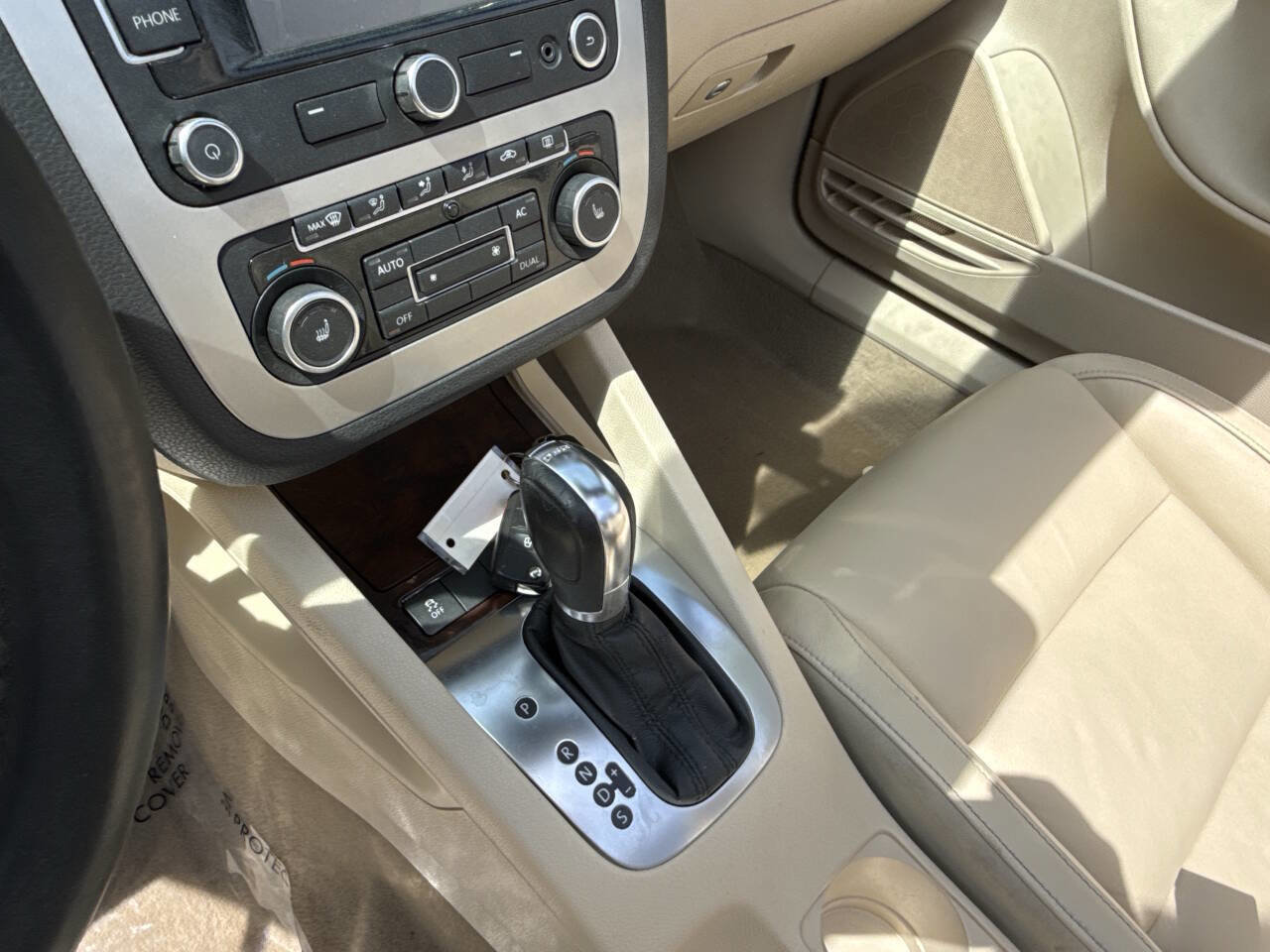 Used 2012 Volkswagen Eos Lux FWD image 33