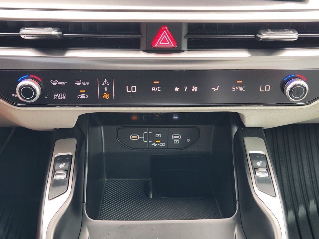 New 2026 Kia Sorento EX w/ EX Premium Package FWD image 17
