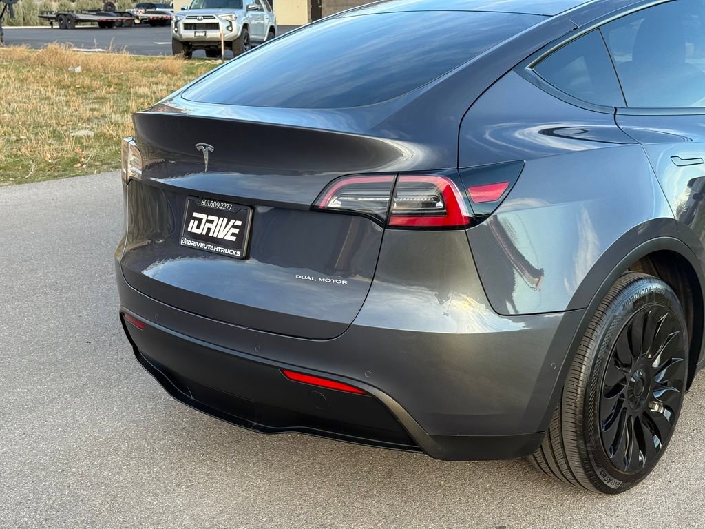 Used 2020 Tesla Model Y Long Range image 10