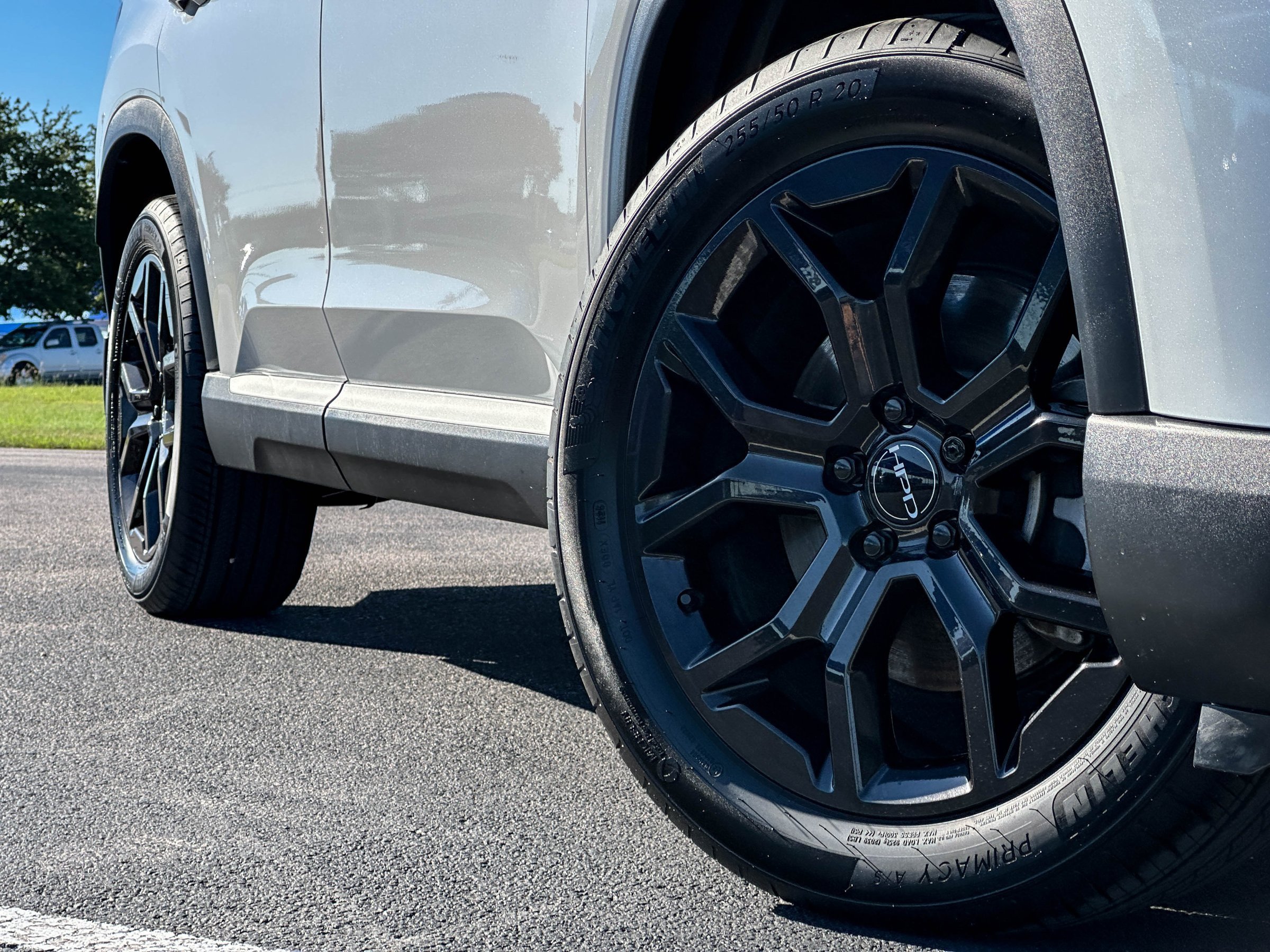 Used 2025 Honda Pilot Touring image 3