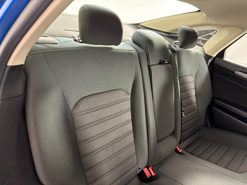 Used 2019 Ford Fusion SE FWD image 20