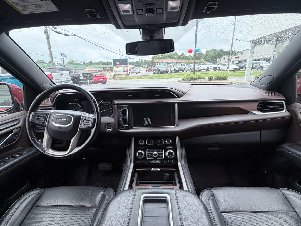 Used 2021 GMC Yukon Denali RWD image 12