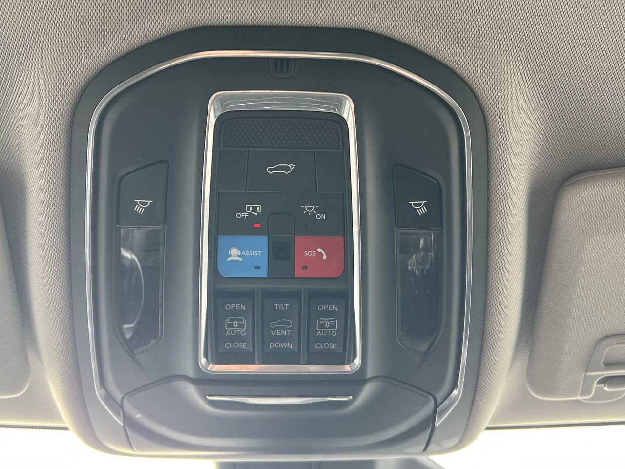 Used 2021 Jeep Grand Cherokee L Limited image 19