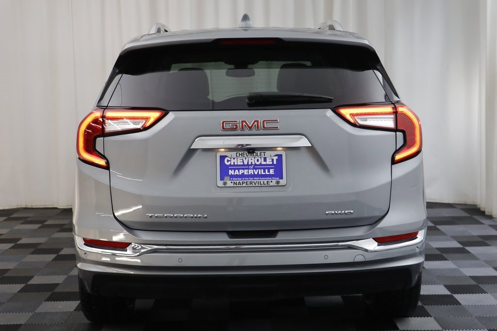 Used 2024 GMC Terrain Denali w/ Denali Premium Package image 18