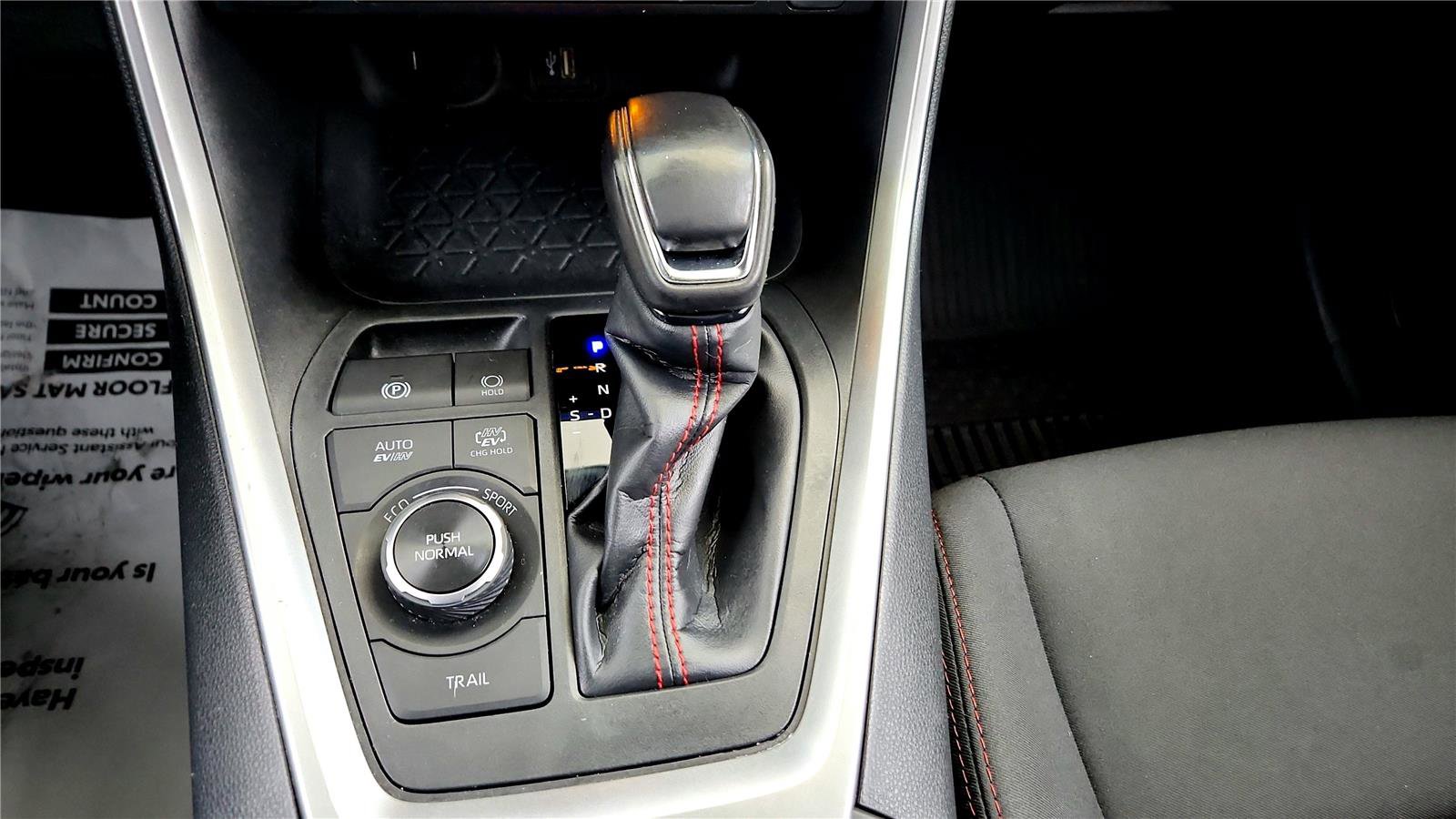 Used 2024 Toyota RAV4 SE w/ Weather & Moonroof Package image 37