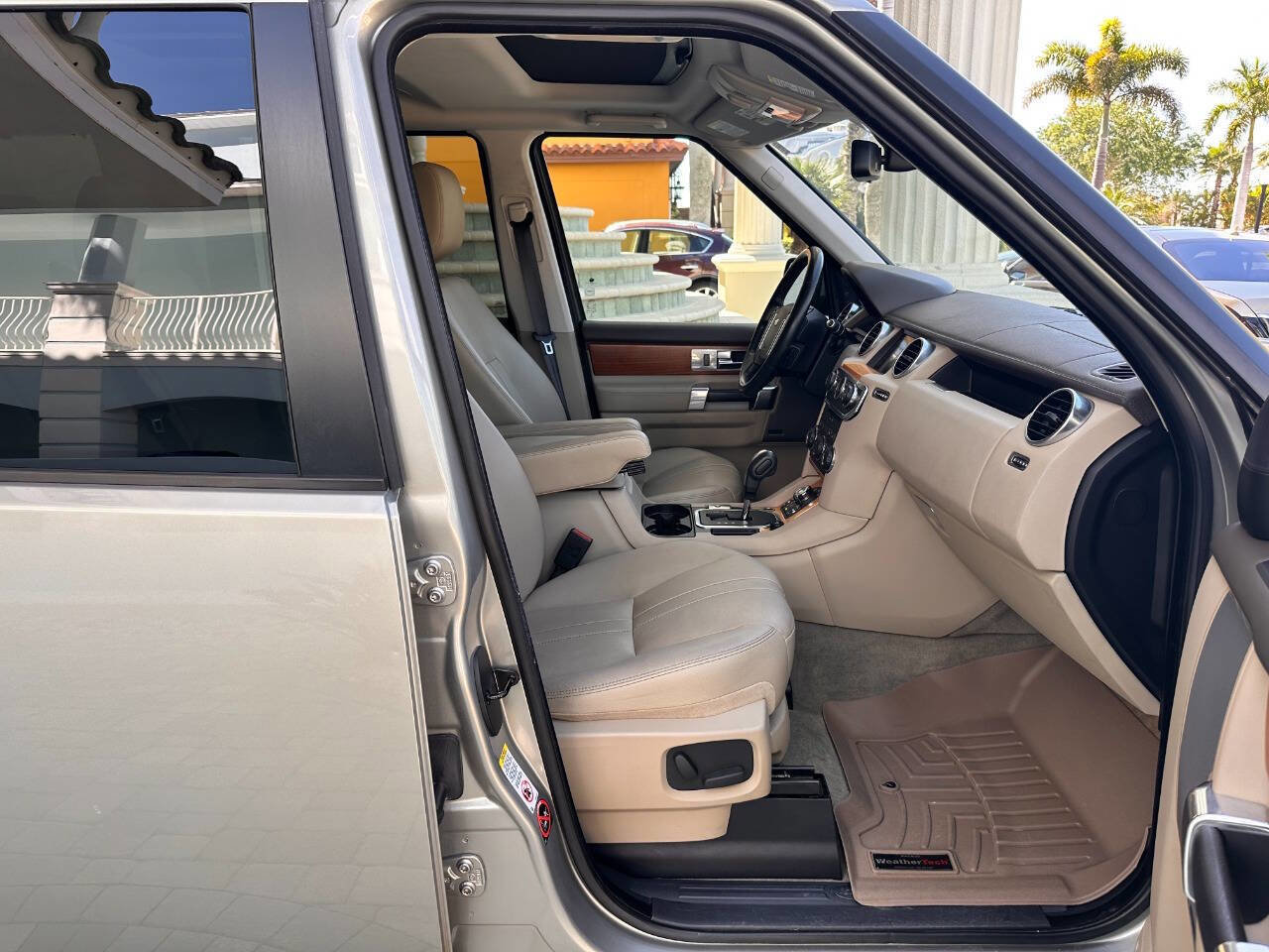 Used 2013 Land Rover LR4 HSE AWD/4WD image 23