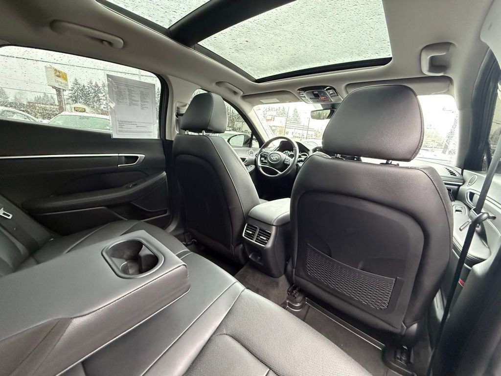 Used 2022 Hyundai Sonata Limited w/ Winter Weather Package image 16