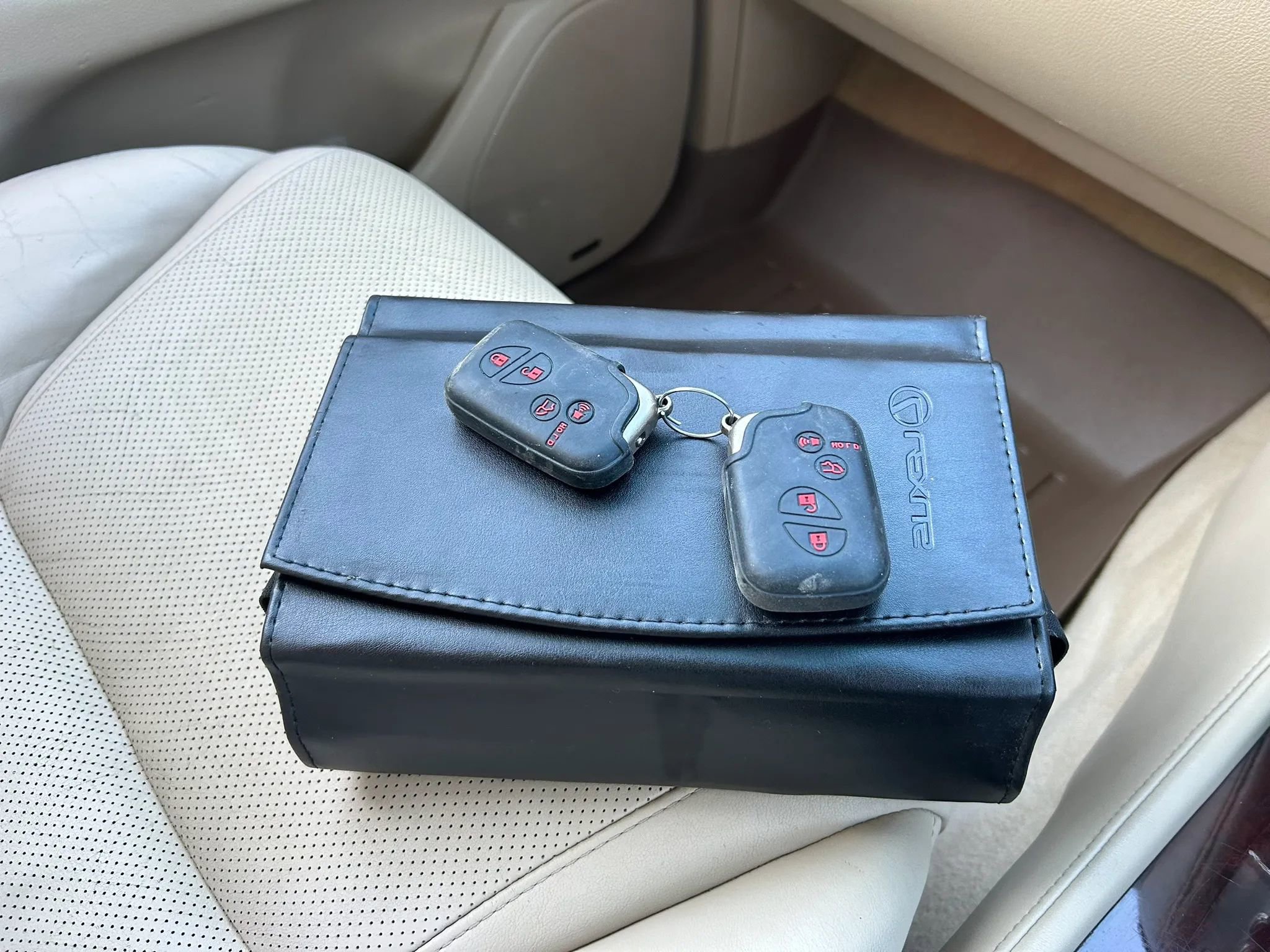 Used 2010 Lexus LX 570 LX 570 Sport Utility 4D image 80