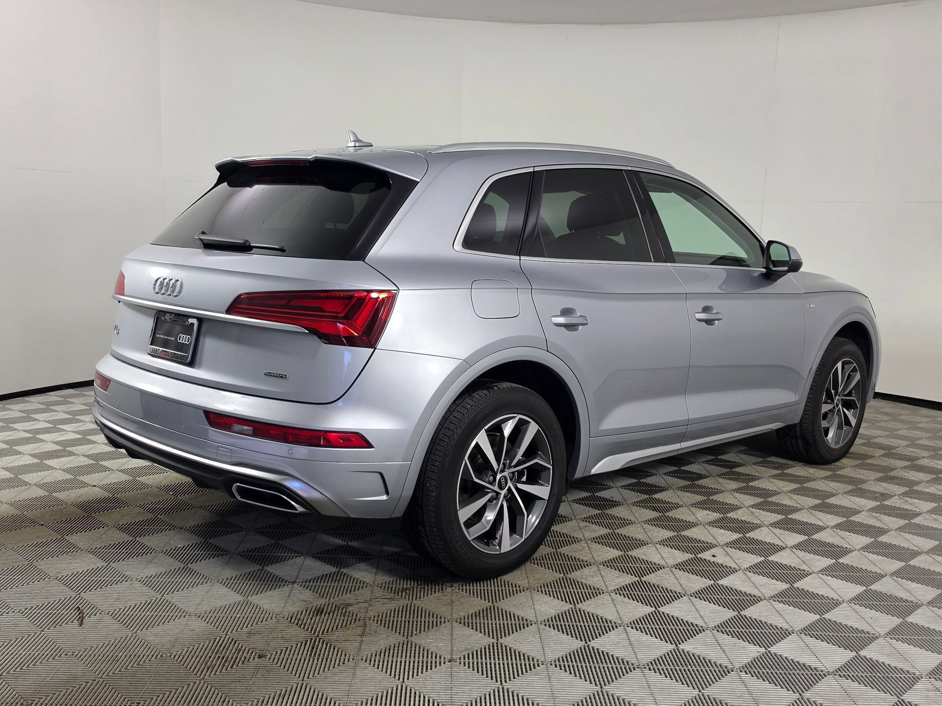 Certified 2023 Audi Q5 2.0T Premium w/ Convenience Package AWD/4WD image 7